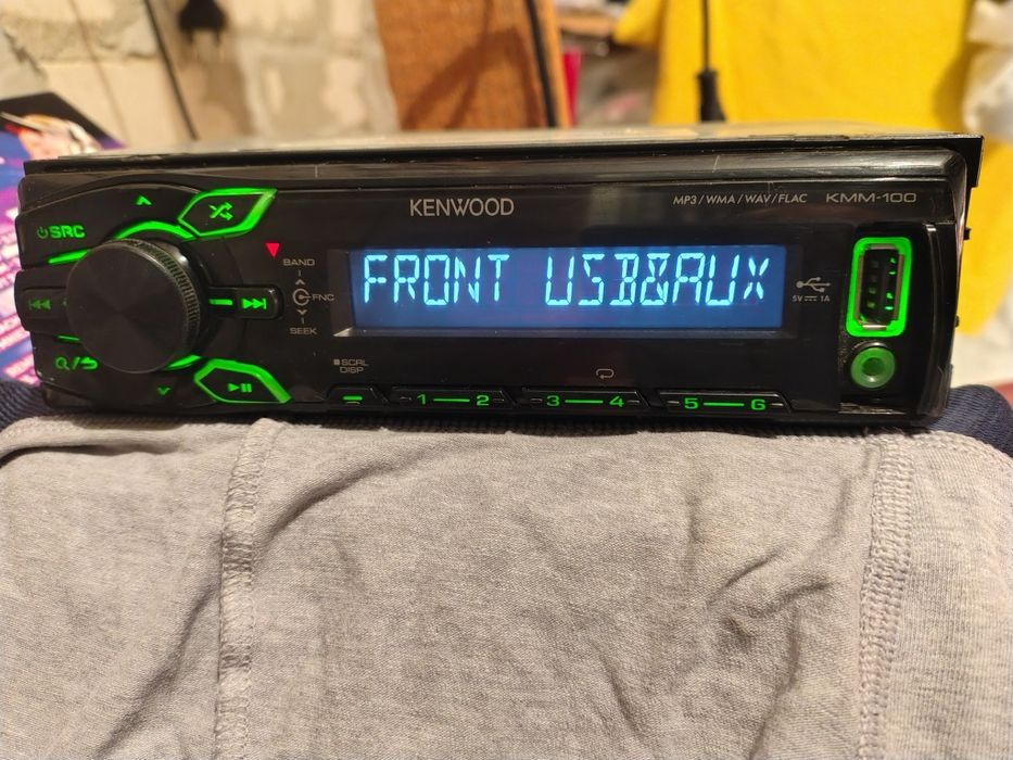 Radioodtwarzacz samochodowy KENWOOD KMM-100