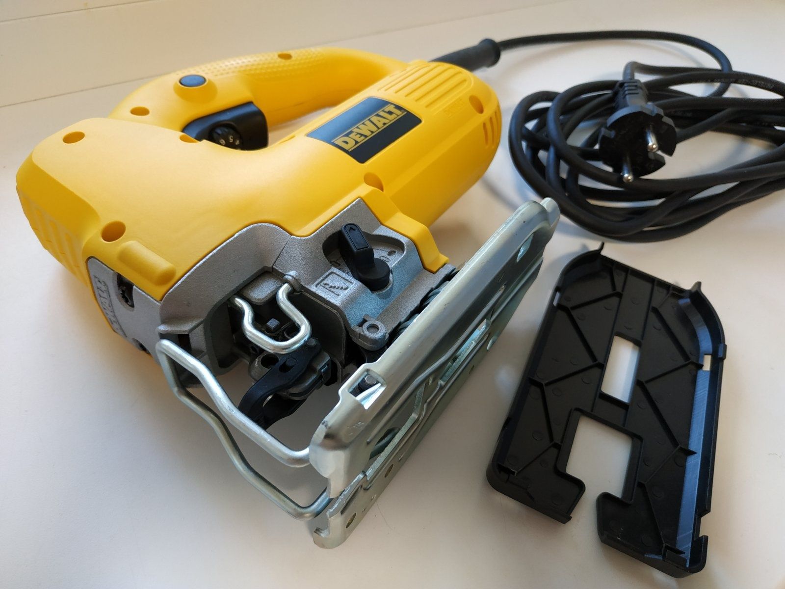 Лобзик електричний DeWALT DW341K