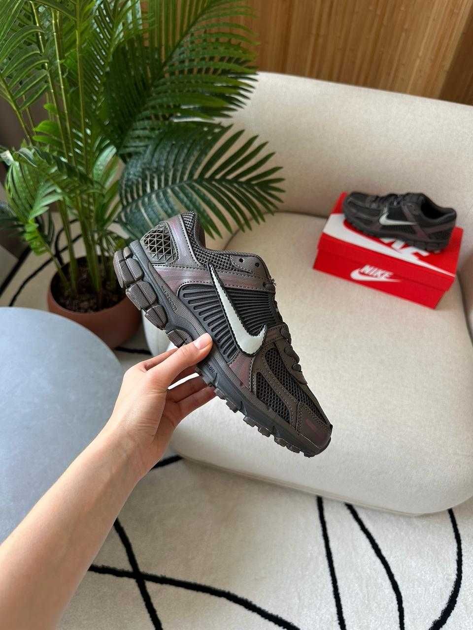 Чоловічі кросівки   Nike Zoom Vomero 5 бордовий з чорним C-01153 ТОП