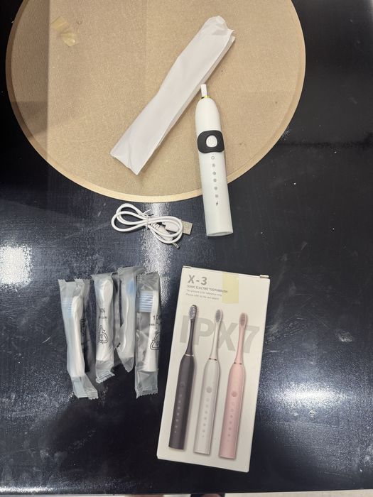 Електро зубна щітка +4 насадки