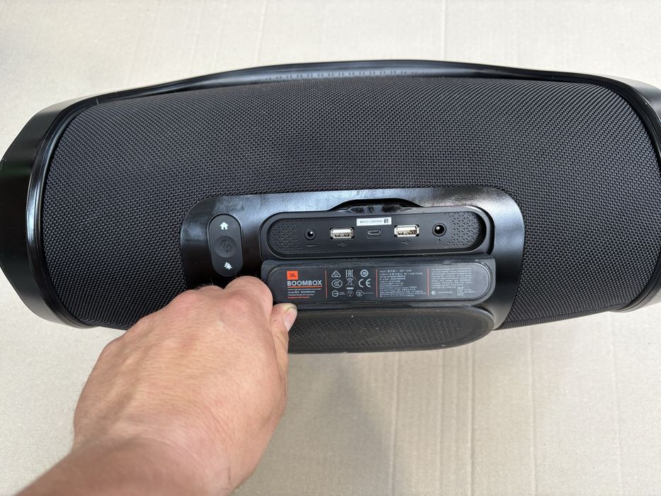 JBL boombox JBL