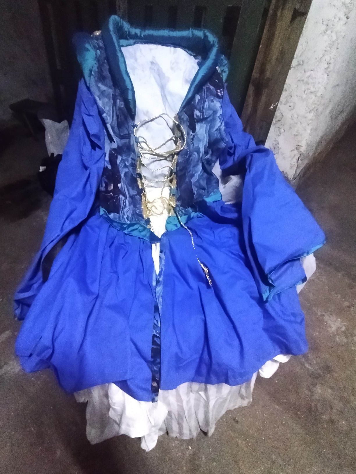 Vestido medieval de rainha/princesa para feira medieval ou carnaval