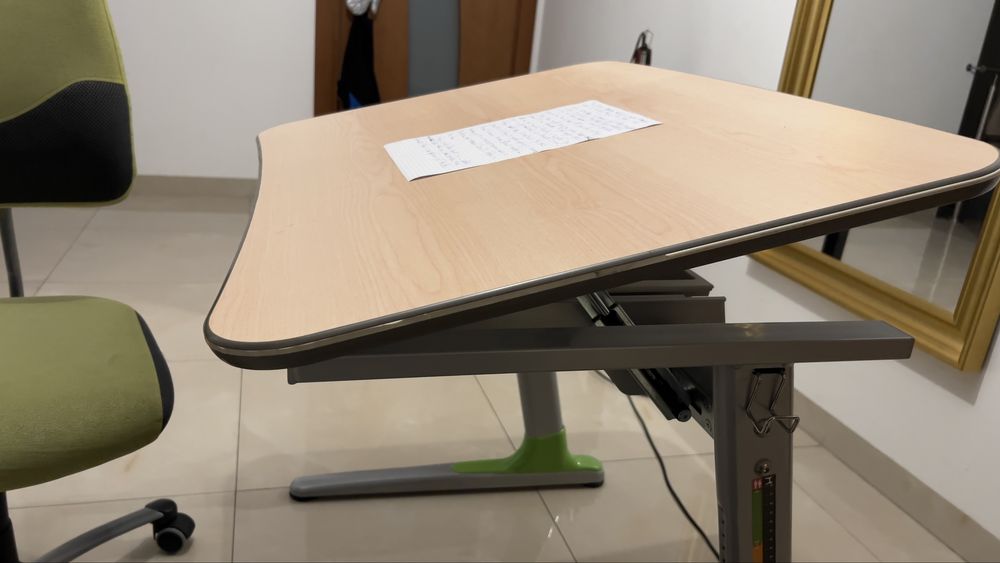 Mayer biurko + krzesło ergonomiczne rosnące z dzieckiem