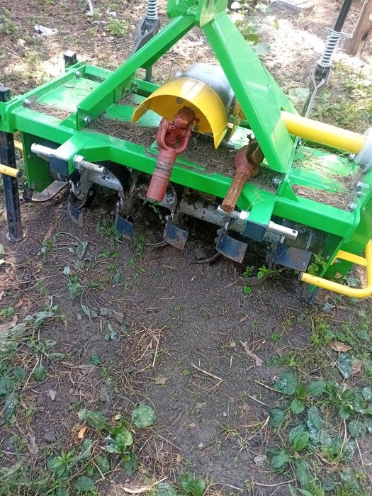 Продам Трактор з фрезой и плугом