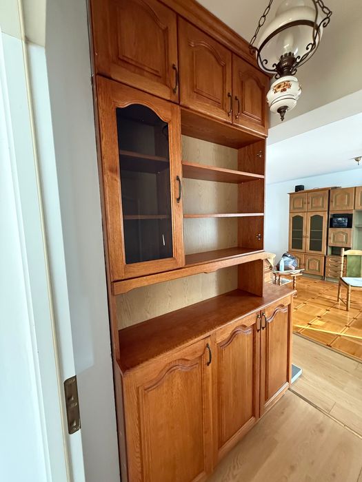 Drewniany kredens, piękny, stylowy