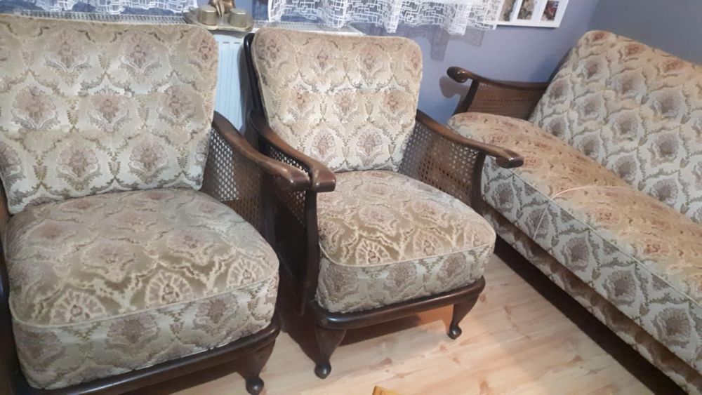 Kanapa z funkcją spania i pojemnikiem na pościel plus dwa fotele