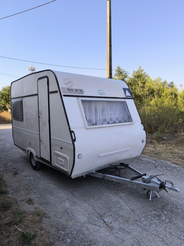 Caravana Pluma 350