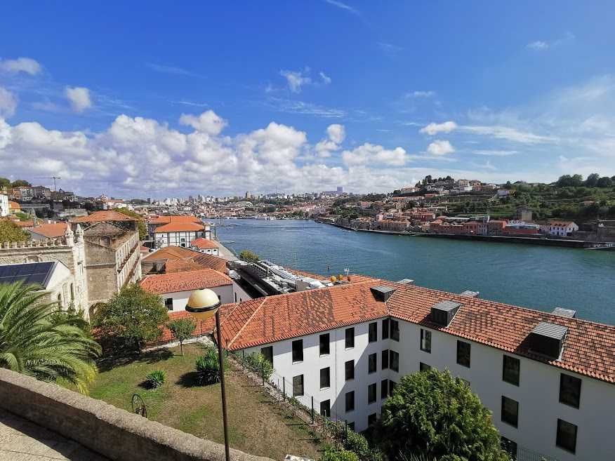 T2 no Porto com vistas panorâmicas sobre o Rio Douro