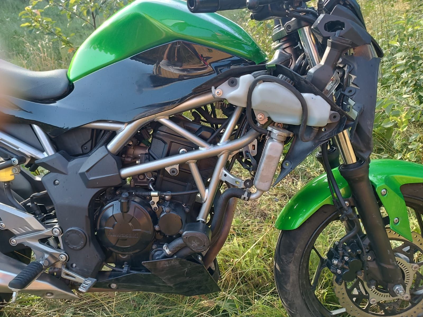 2021 Kawasaki Z125 powierzchowne uszkodzenia sprawne technicznie