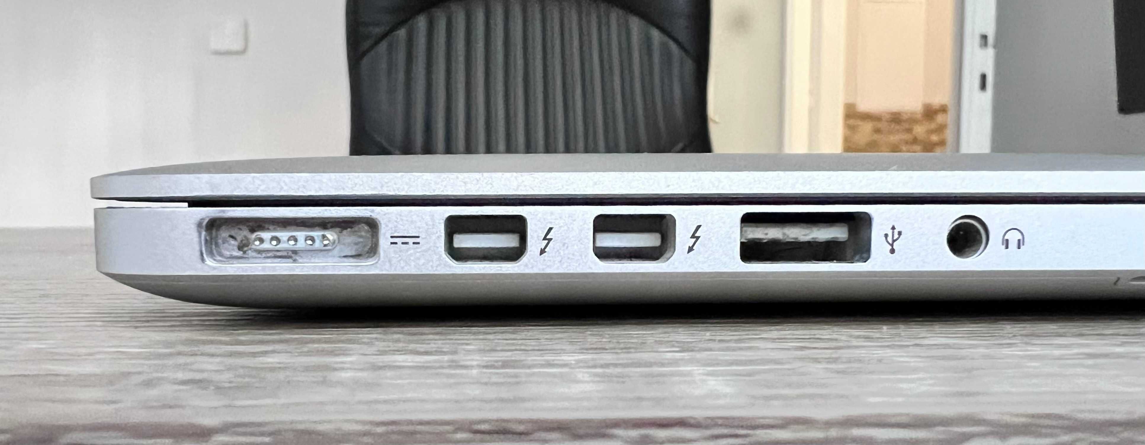 Macbook Pro Mid 2015 Retina 15.4/i7 2.8GHZ/RAM 16GB/SSD 1TB/AMD 2GB