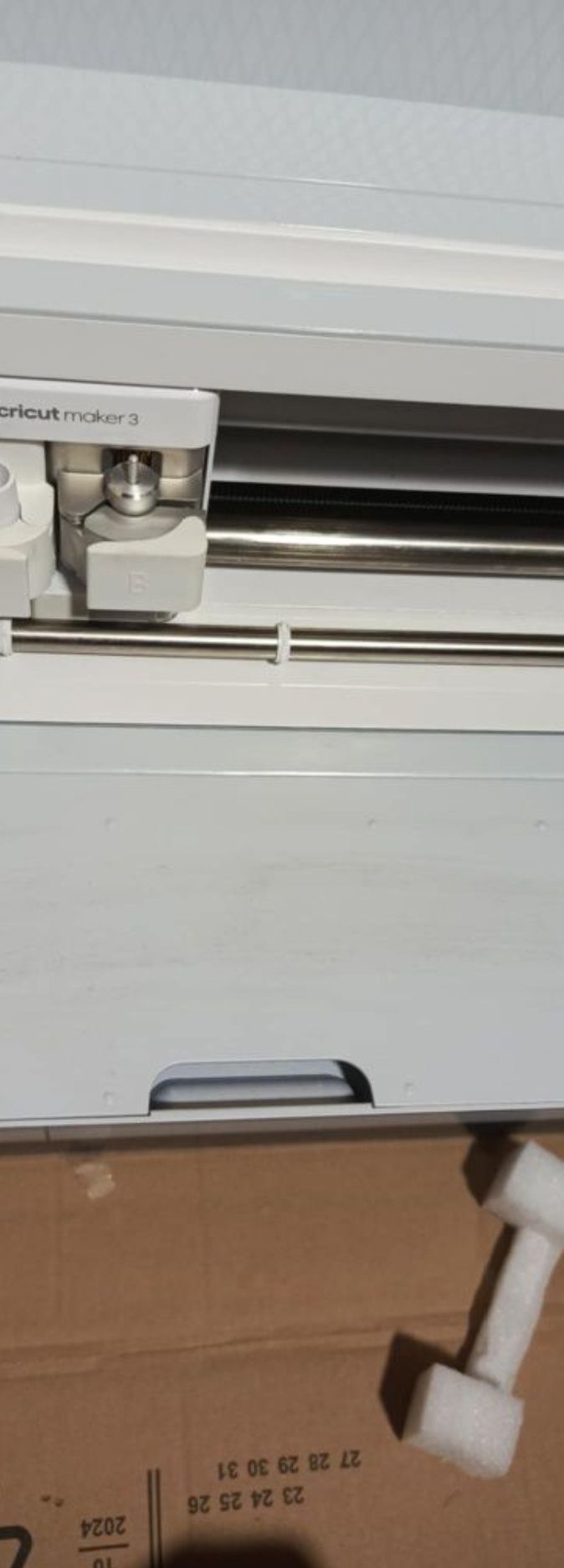 Ploter Cricut Maker 3 z wyposażeniem.