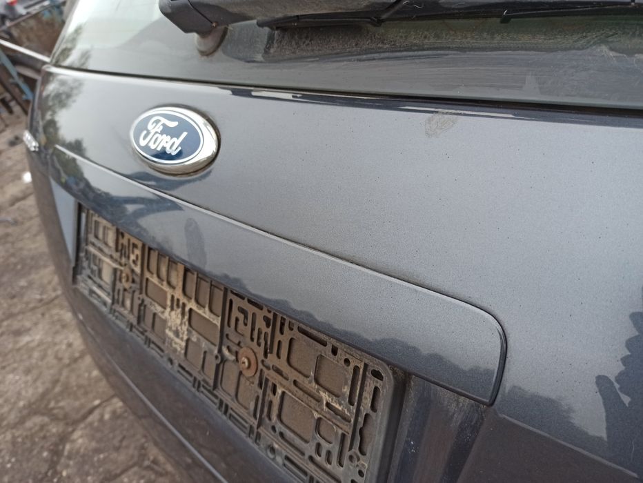 Ford Focus kombi mk2 klapa bagażnika zdrowa zderzak lampy