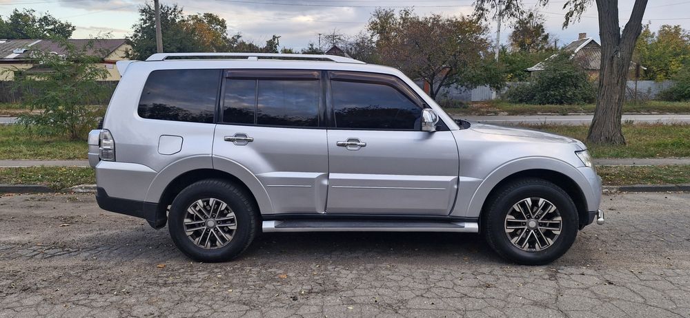 Mitsubishi Pajero Vagon 4