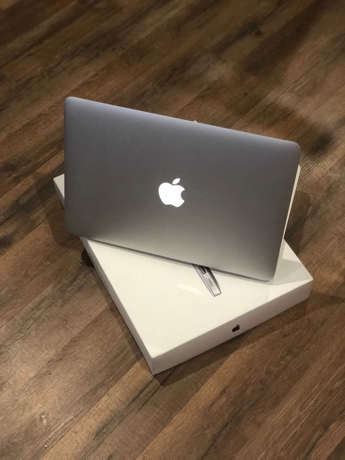 Apple Macbook Air 13'' 256Gb (MMGG2)