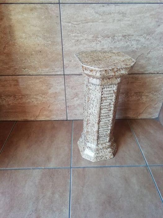 kolumna dekoracyjna pod kwiat