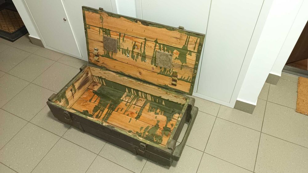 Prawdziwa skrzynia po minach przeciwdesantowych na oryginalny barek