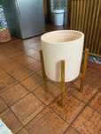 Vaso ceramico com suporte