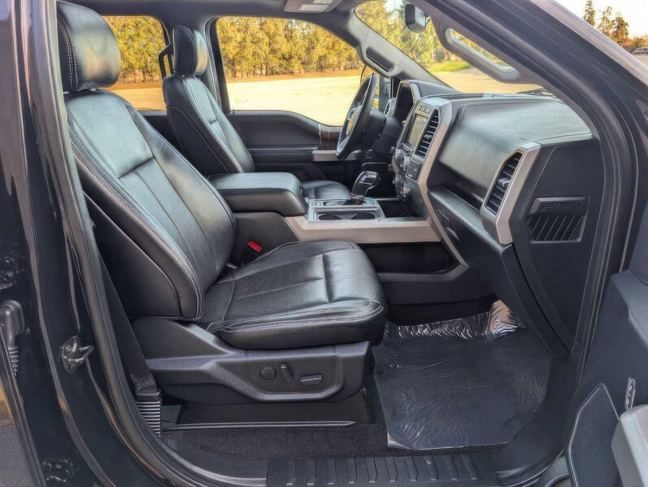 Ford F-150 Lariat      2020