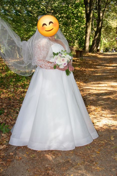 Весільна сукня не  вінчана