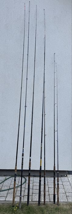 Wędki, kołowrotki, pokrowiec.