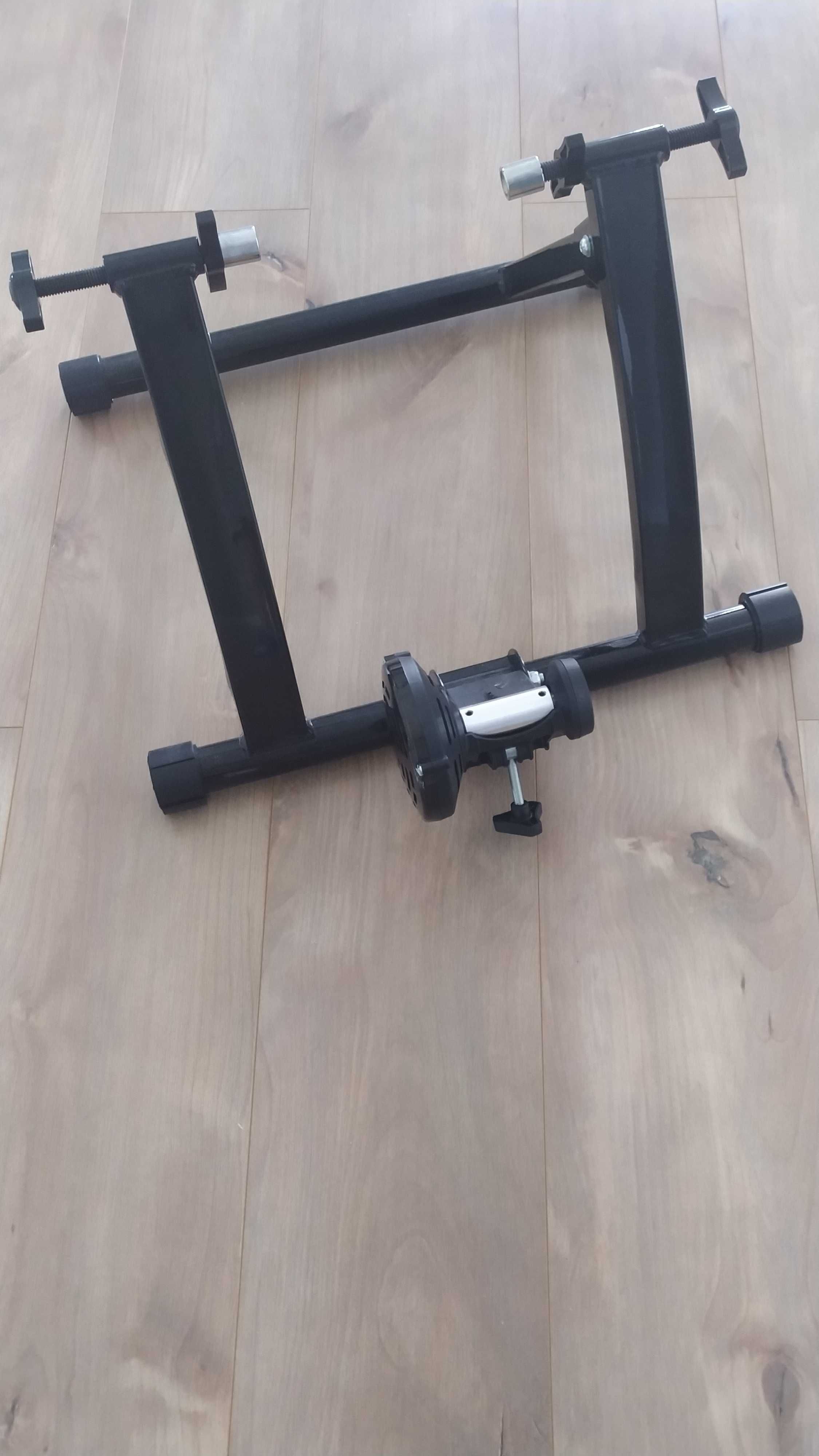 Trenażer rowerowy – stojak do jazdy w domu