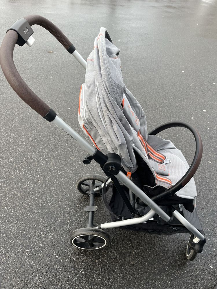 Cybex eezy s twist plus