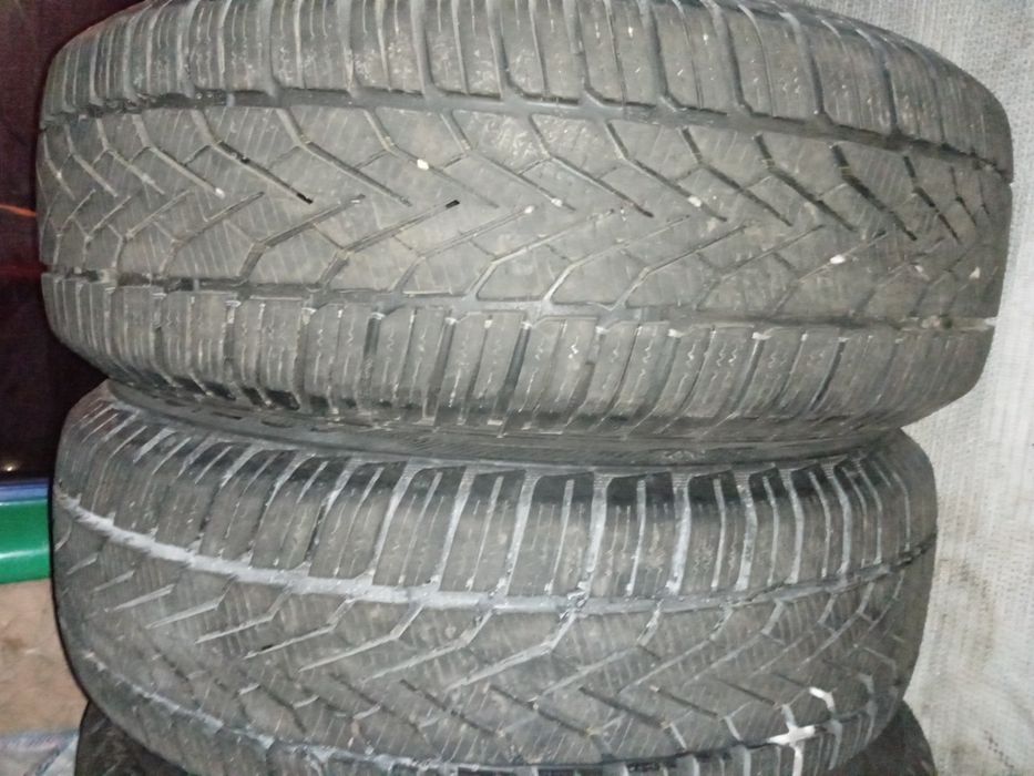 Продам шины с дисками на BMW  195/65 R15