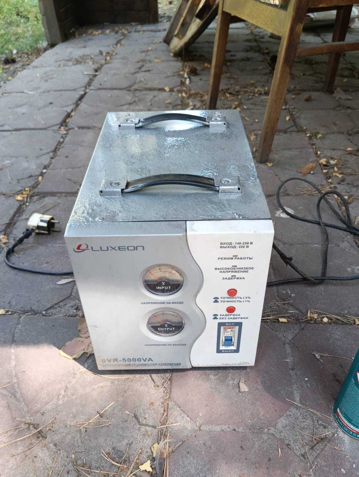 Стабилизатор «Luxeon CVR-5000VA”