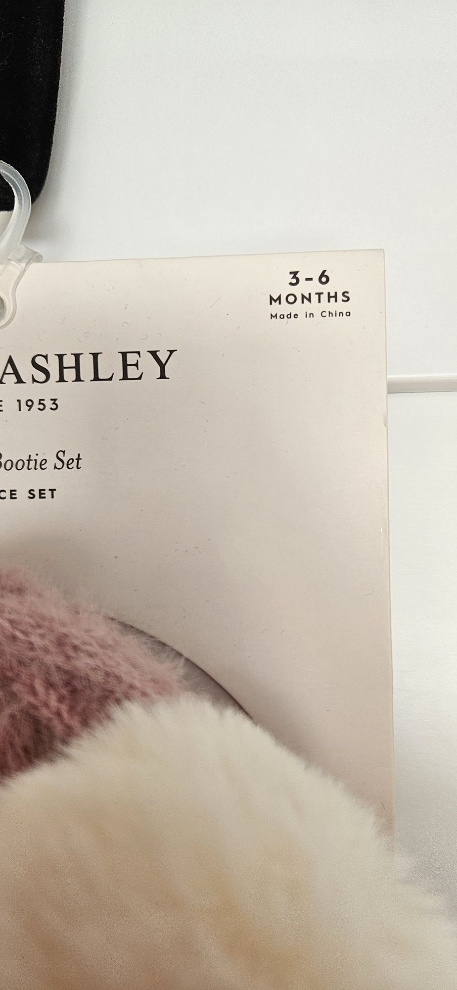 Czapka zimowa i buciki laura ashley 0-3