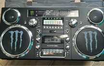 Boombox Monster Energy - Aparelhagem em Caixa - NOVA