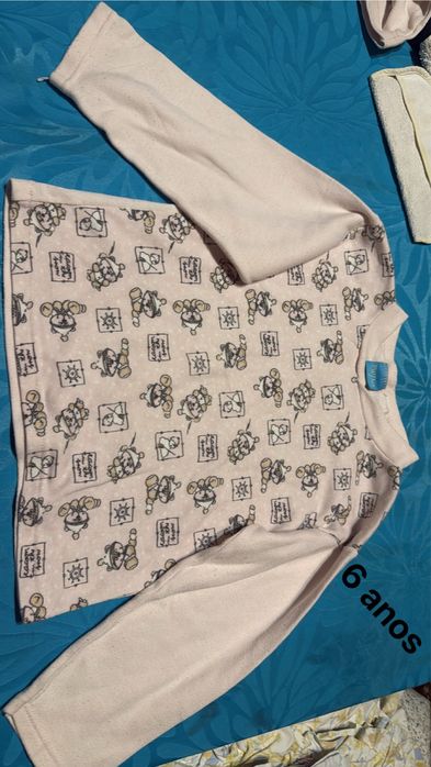 4 camisolas de pijama de criança