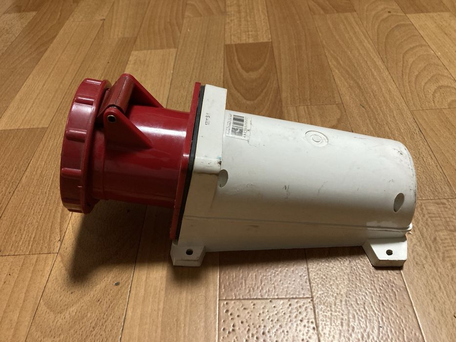 Силовая розетка 63А /380 V