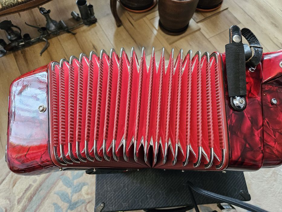 Włoski Akordeon Guerrini Oxford 3, 96 basów