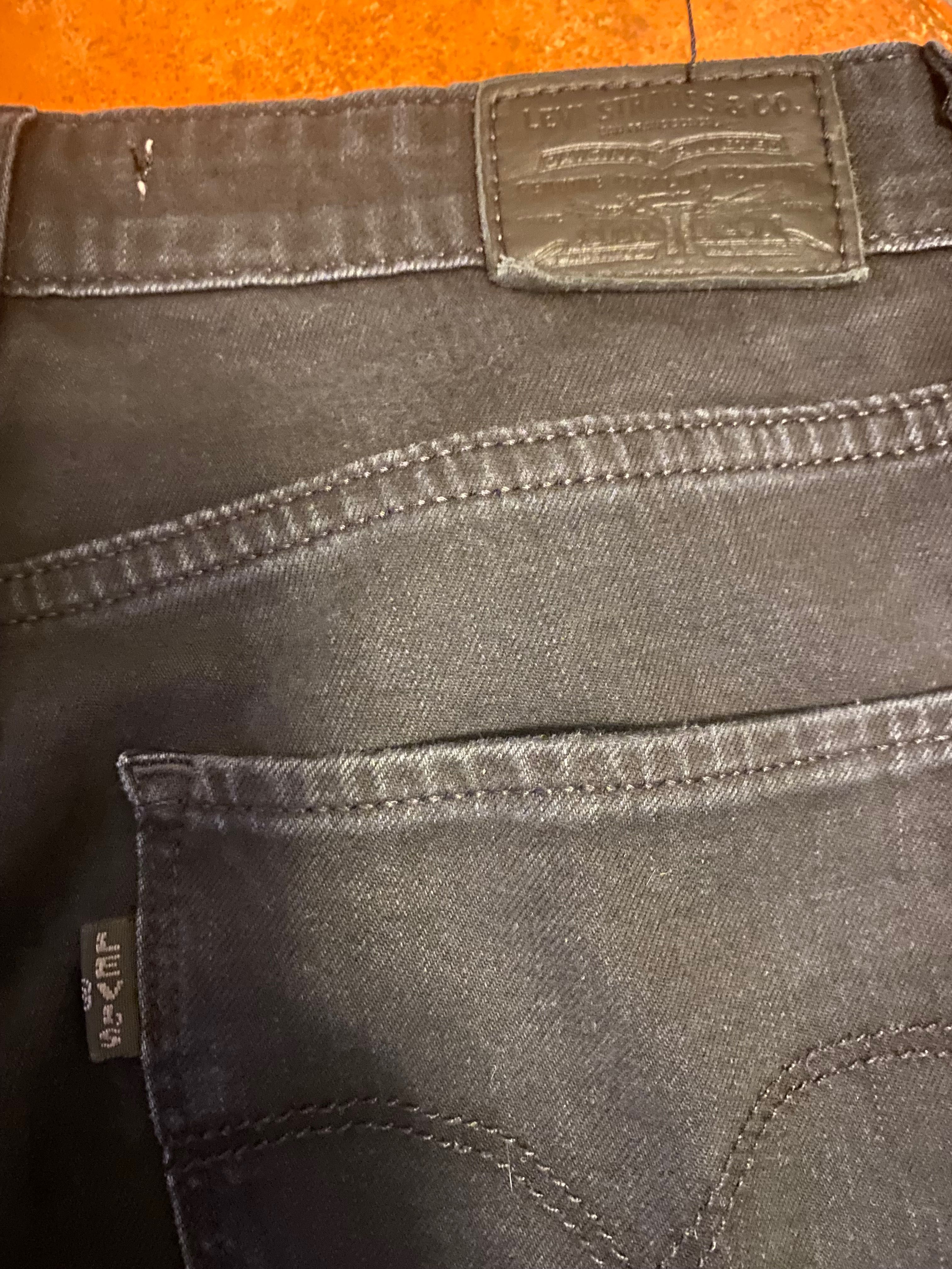 Calça marca Lev’is em ótimo estado