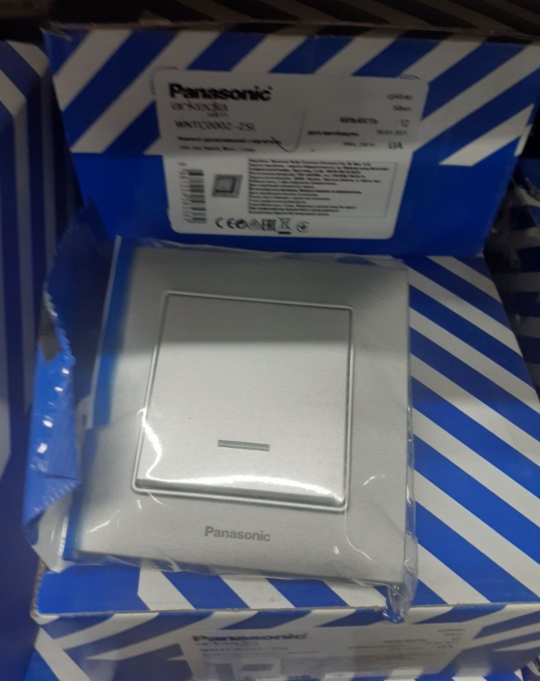 Панасонік розетка, рамка, вимикач. Panasonic Arcadia Slim