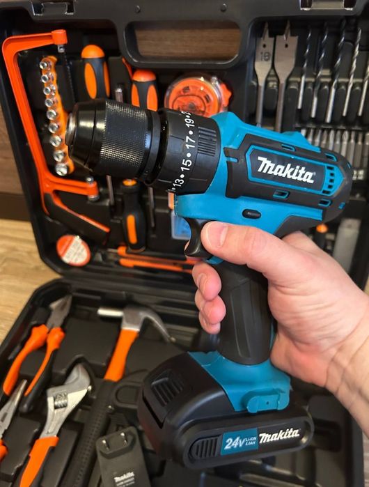 Ударний шуруповерт Макіта 24V 5AH з набором інструментів Makita