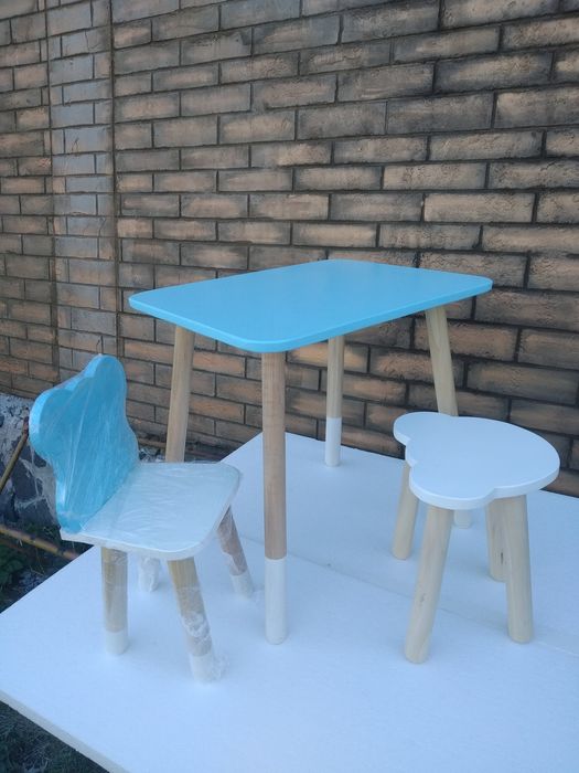 Стіл столик стілець