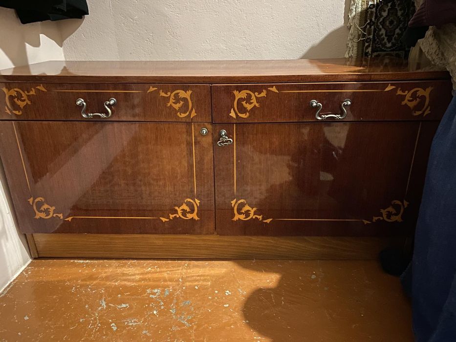 Тумбочка, комод,