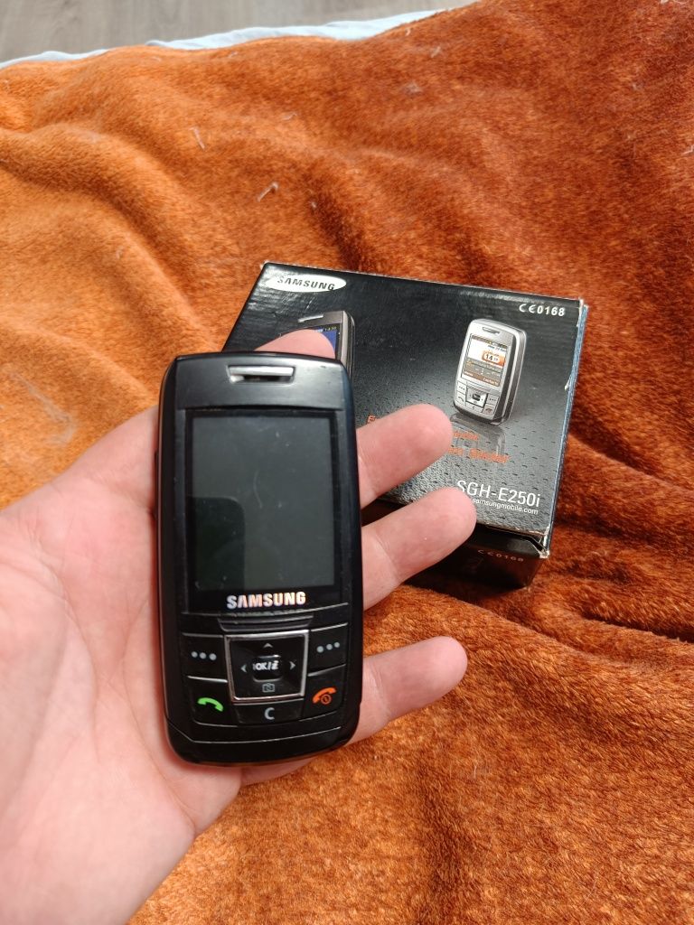 Samsung e250i слайдер