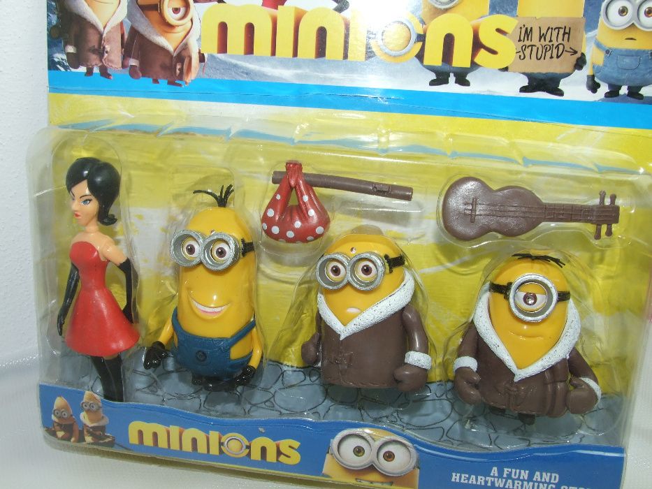 Figurki Minionki 4 figurki + akcesoria