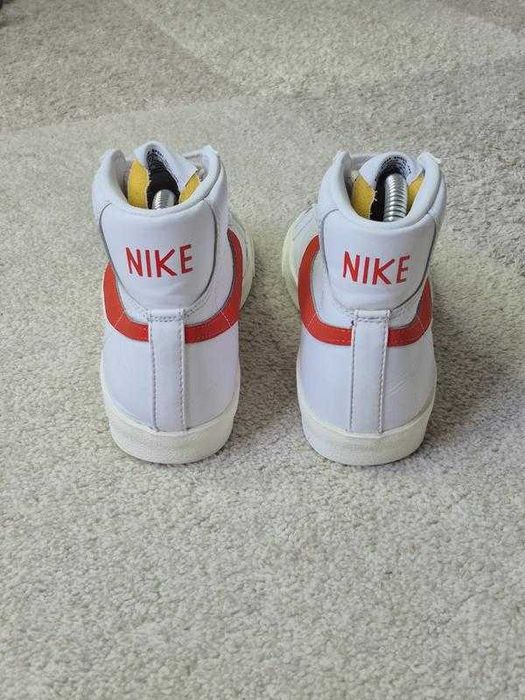Високі жіночі кросівки nike, жіночі білі шкіряні кросівки найк
