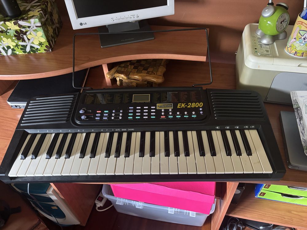 Teclado eletronico EK 2800