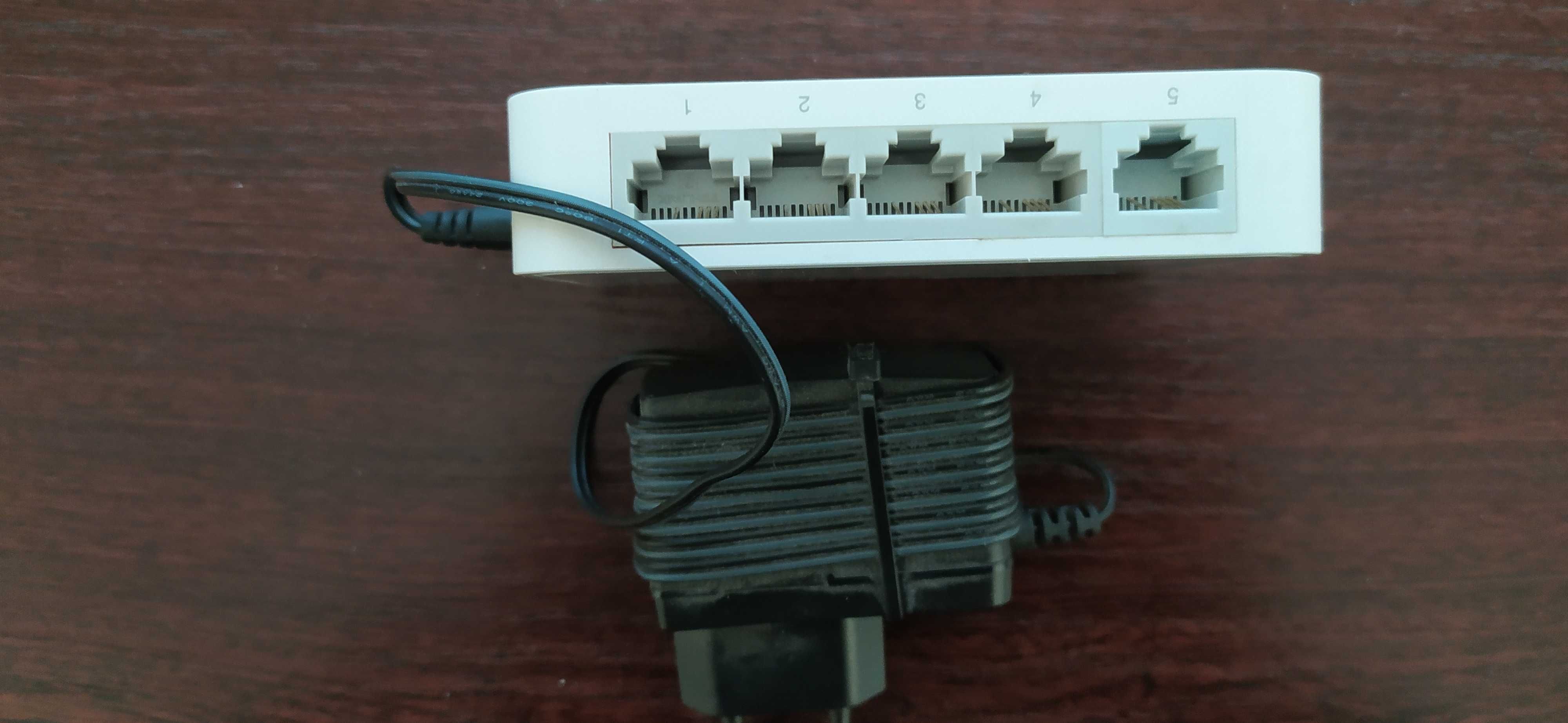 роутер D-Link DIR-300 и маршрутизаторTP-Link TL-SF1005D