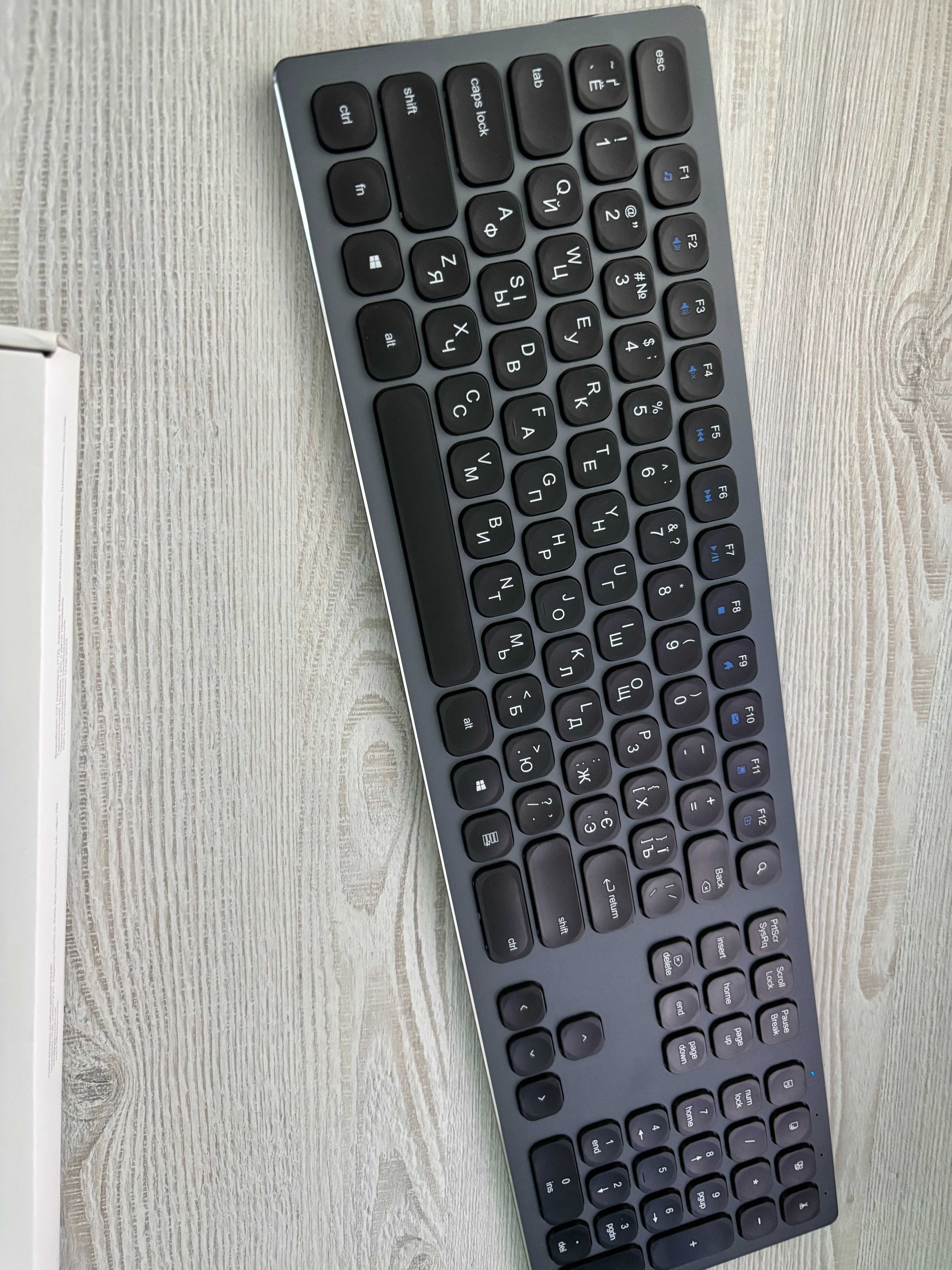 Стаціонарний компьютер IntelCore i5-9400/DDR4/Logitech Gamepad/DELLU24