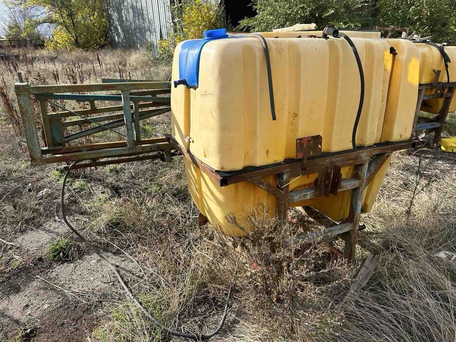 Обприскувачі навісні