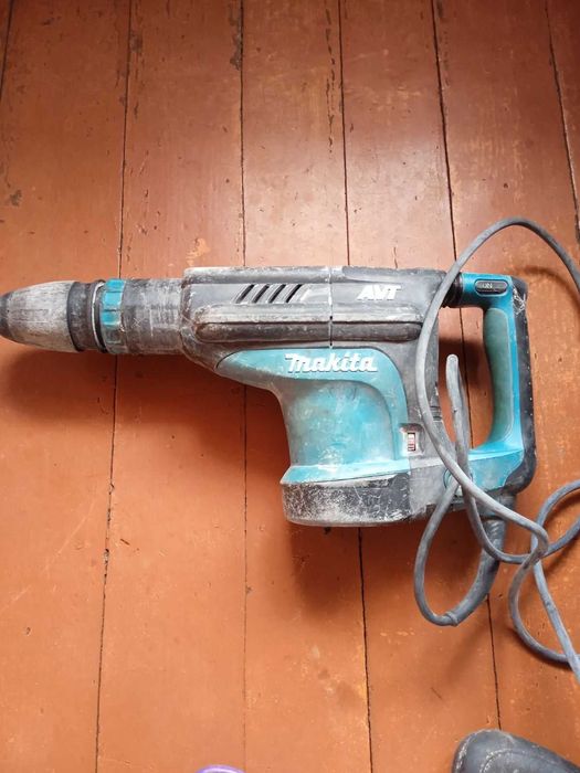 Відбійний молоток Makita HM1212C( б/у)
