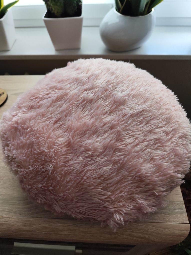 Poduszka okrągła śr.40cm z długim włosem