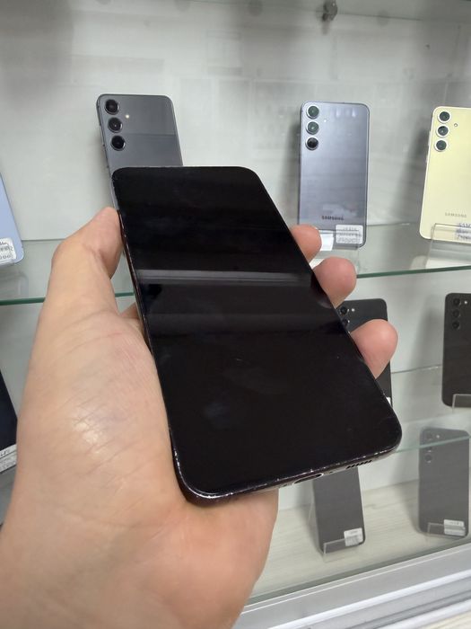 Samsung s23 plus 256gb. Чорного кольору