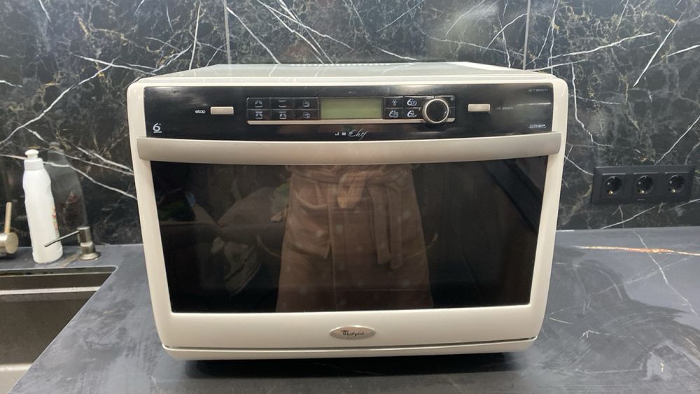 Мікрохвильова піч Whirlpool JT 366 б/в