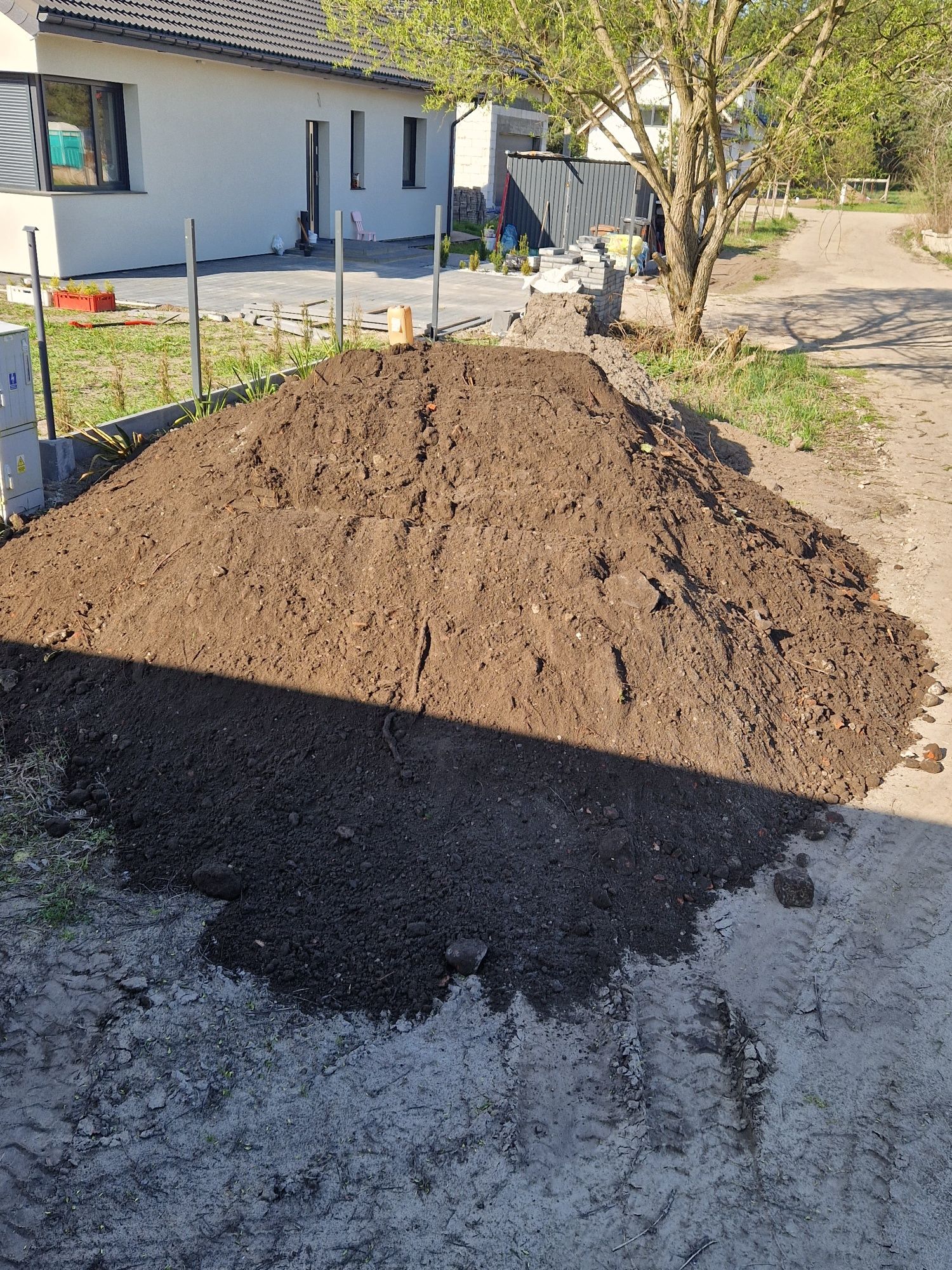 Ziemia ogrodowa Czarzoniem piasek zwir  kamień  otoczak gruz